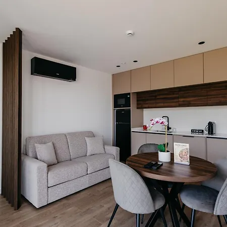 Eden Villa *